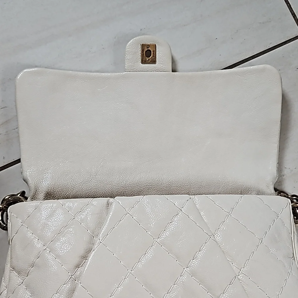 CHANEL 14S Flap Bag Crossbody Cream Leather Gold Chain CC Logo w/Box + Card - Picture 11 of 16